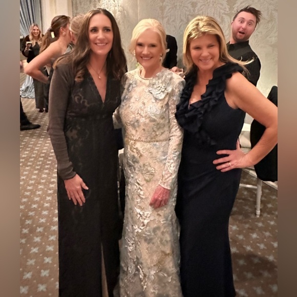 BCBMAXAZRIA V Neck Lace A Line Gown Black - Picture 4 of 12